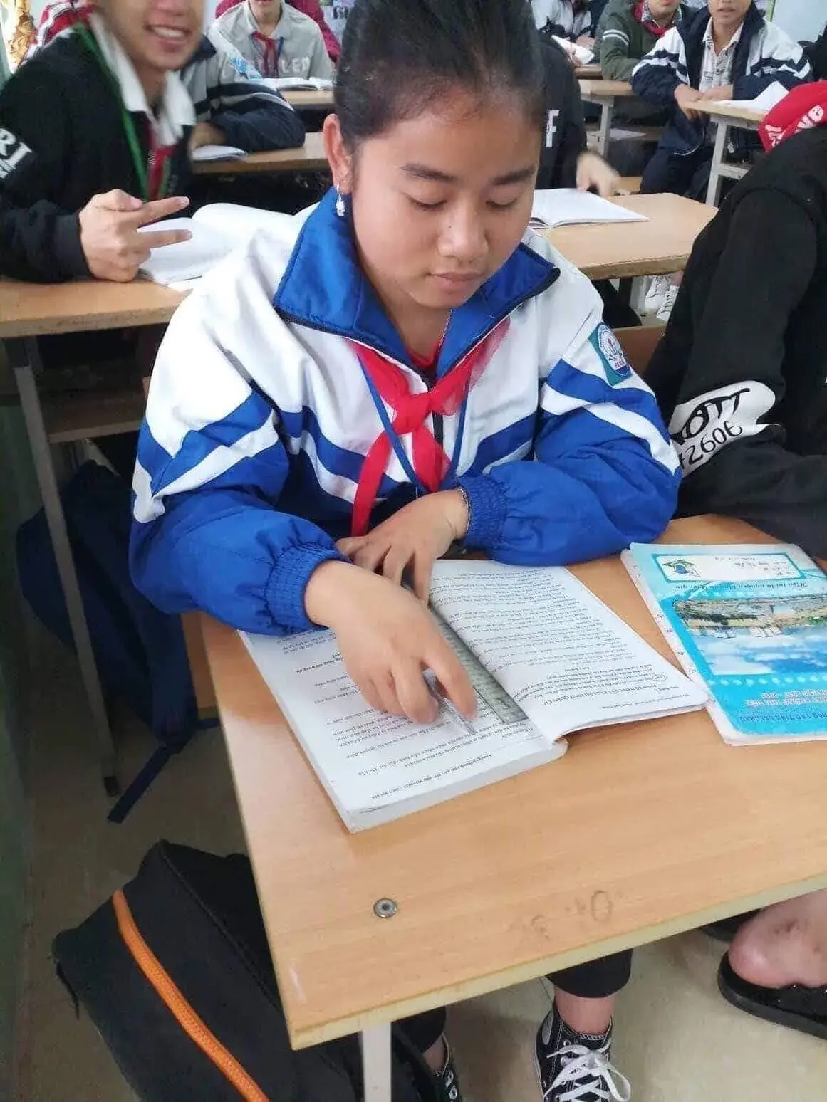 Quàng Quỳnh Giang focused on her written work